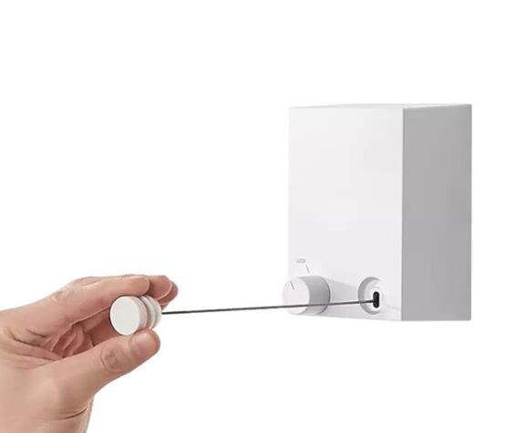 越來(lái)越多人陽(yáng)臺(tái)不掛晾衣繩了，只需一根“鋼絲線(xiàn)，自由伸縮不擋光